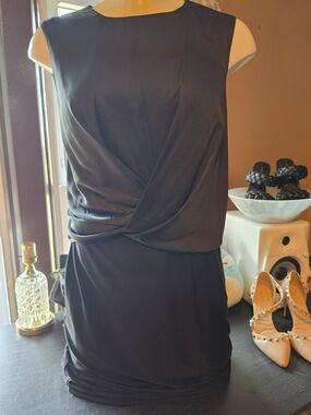 Jones New York Black Sleeveless Twist-Front Dress